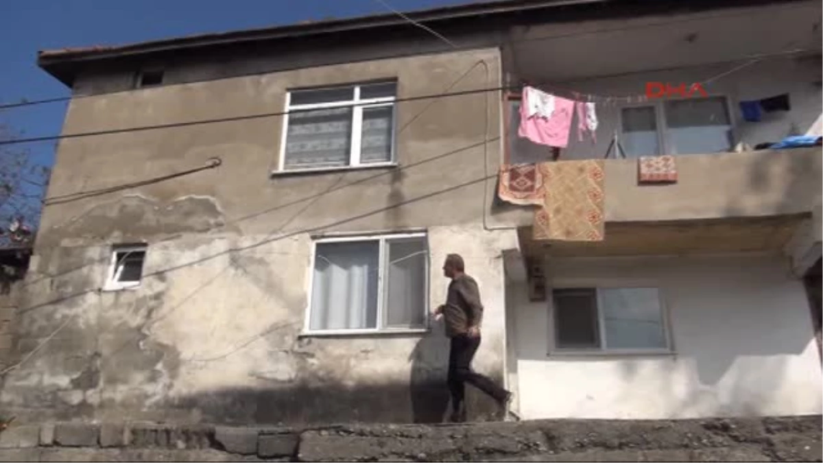 Zonguldak\'ta 55 Metrelik Obruktan Sonra Evlerin Duvarları da Çatladı