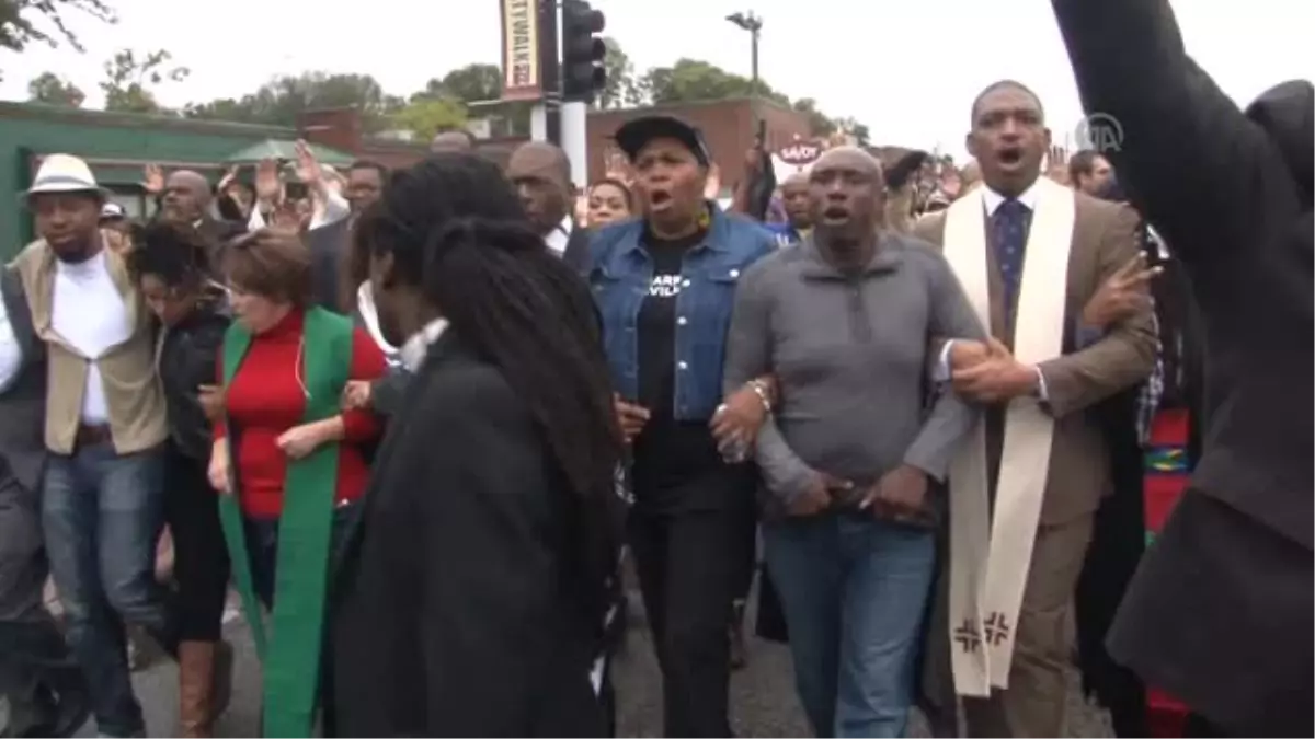 ABD\'de Siyahi Gencin Polis Tarafından Vurulması Protesto Ediliyor