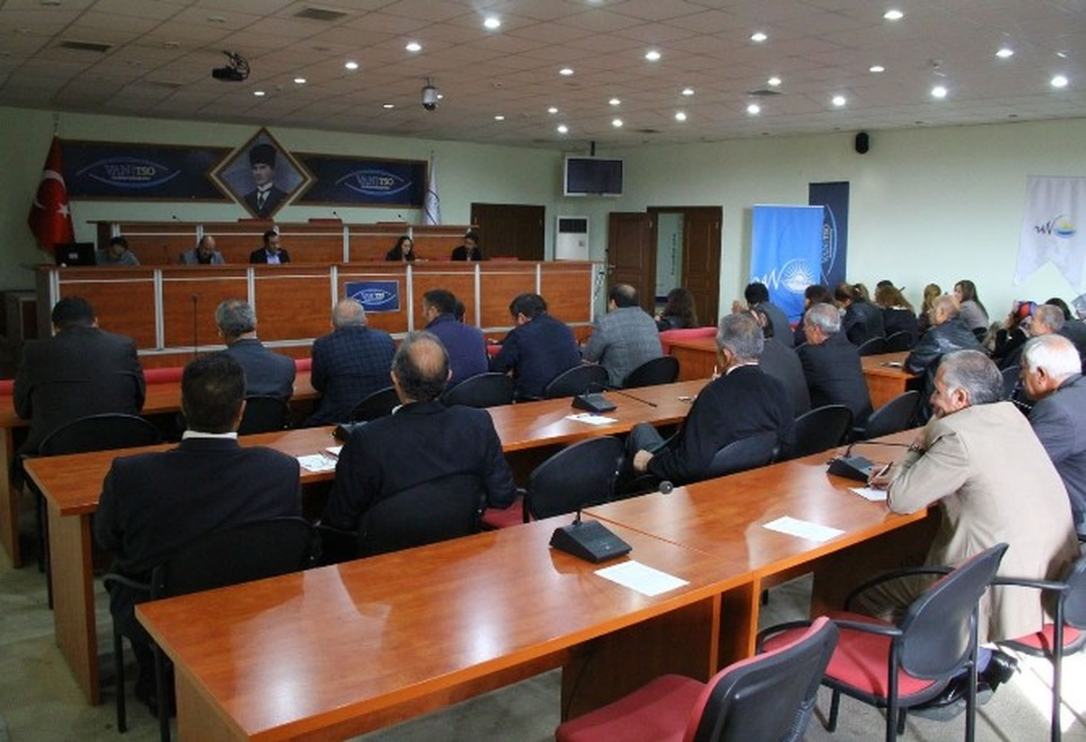 Ak Partili Meclis Üyesi İstifa Etti
