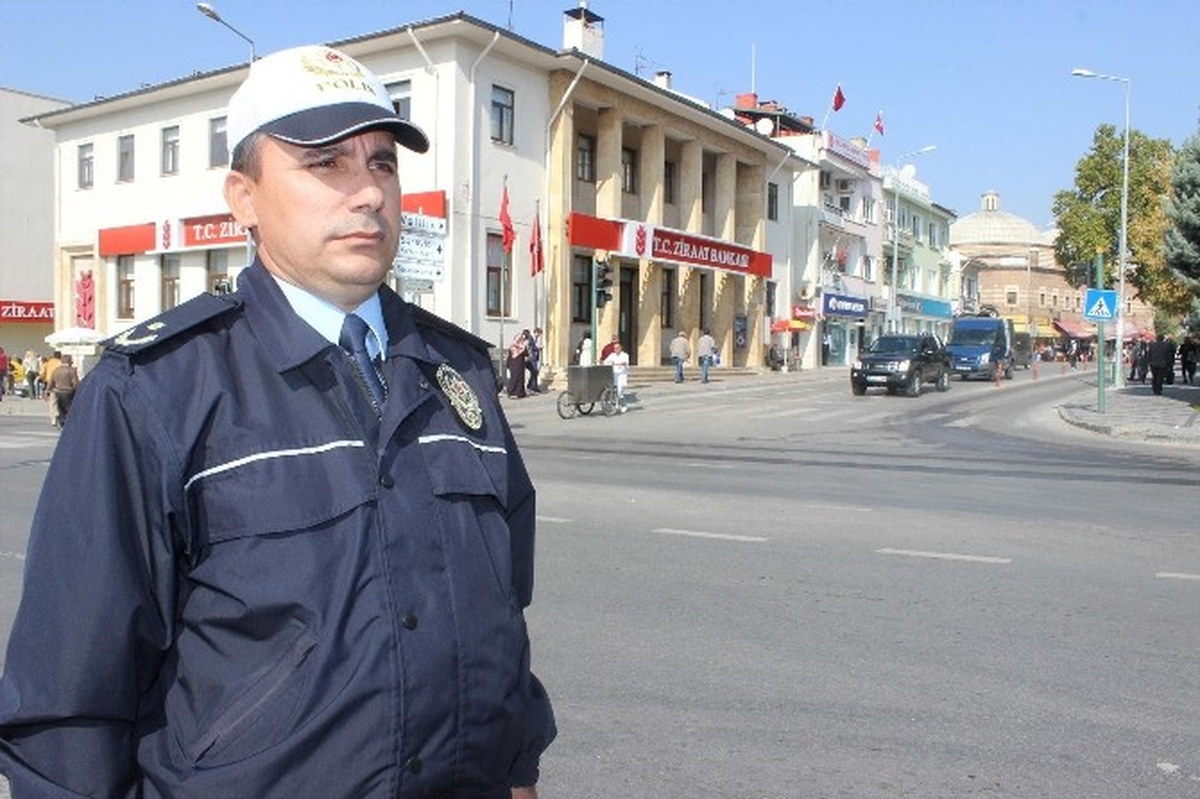 Ambulansa Yol Ver, \'Ceza\' Yerine \'Teşekkür\' Al