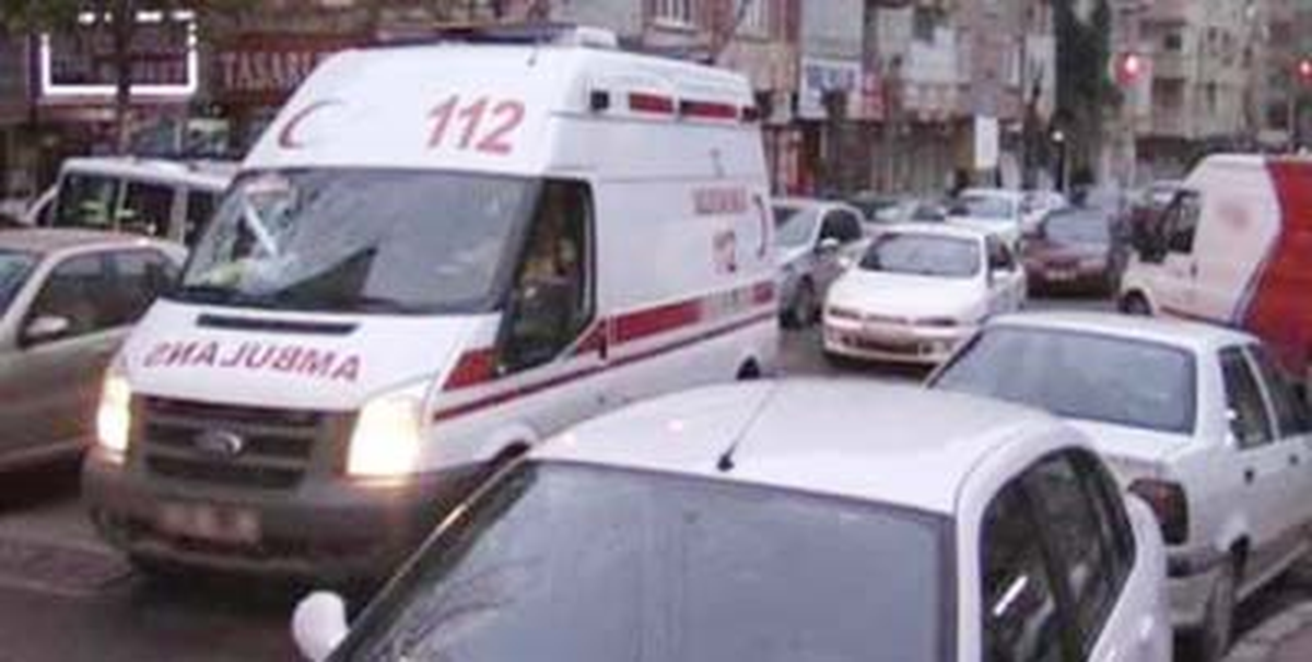 Edirne\'de Ambulansa Yol Veren Sürücülere Teşekkür