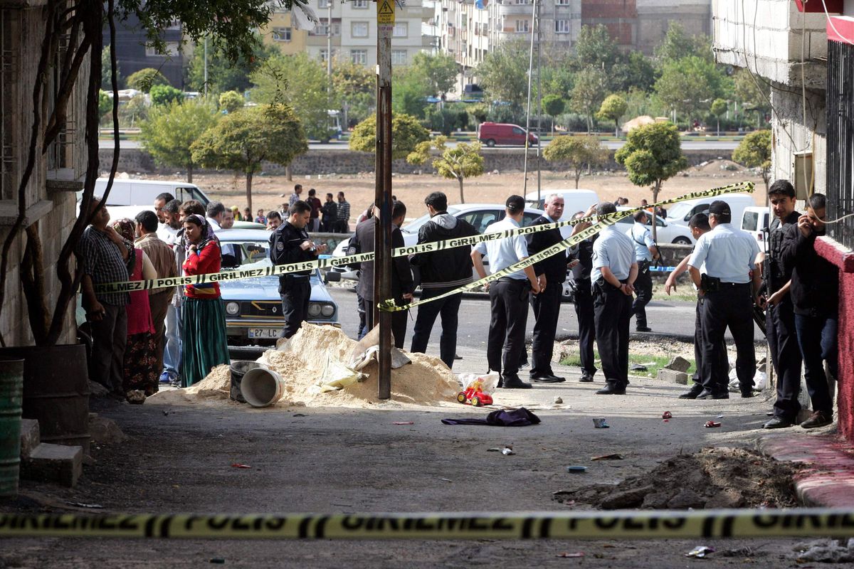 Aşiret Kavgası Mahalleyi Savaş Alanına Döndürdü