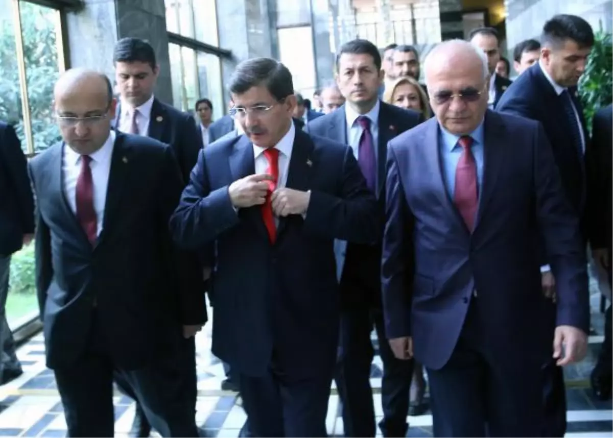 Başbakan Davutoğlu: Çözüm Sürecinin Bir Şantaj Aracı Haline Getirilmesine İzin Vermeyiz