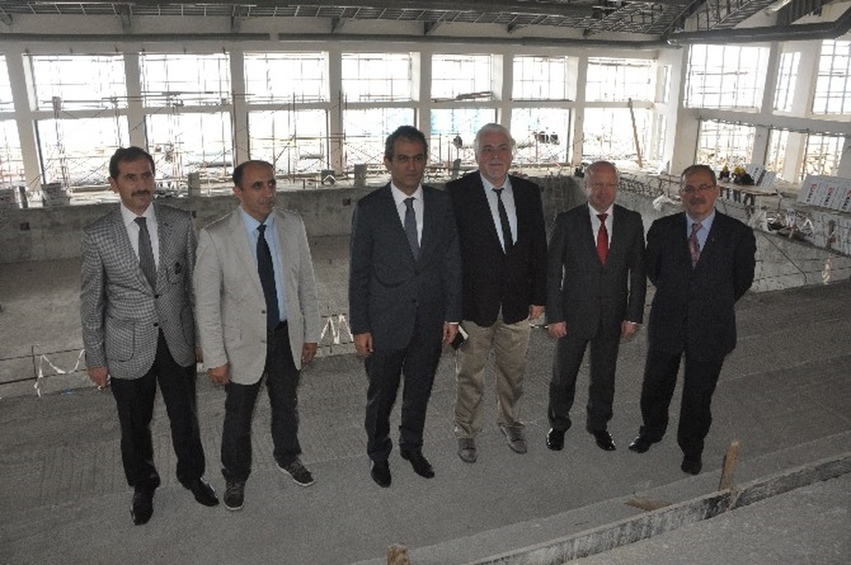 Beü Rektörü Mahmut Özer Yapımı Devam Eden Yatırımları İnceledi