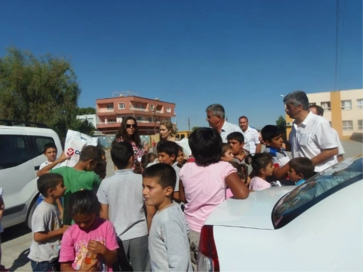 Ceyhan Ticaret Borsasından Öğrencilere Kırtasiye Yardımı