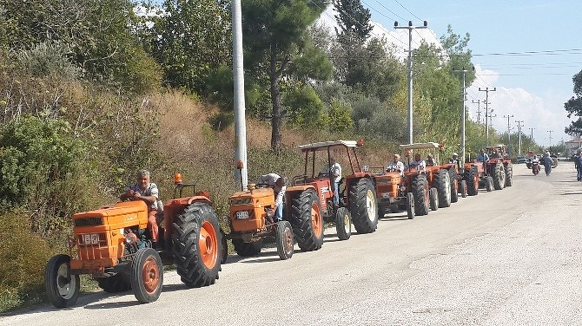 Çiftçinin Traktör Vize İşlemleri Gezici TÜVTÜRK Aracı ile Yapılıyor