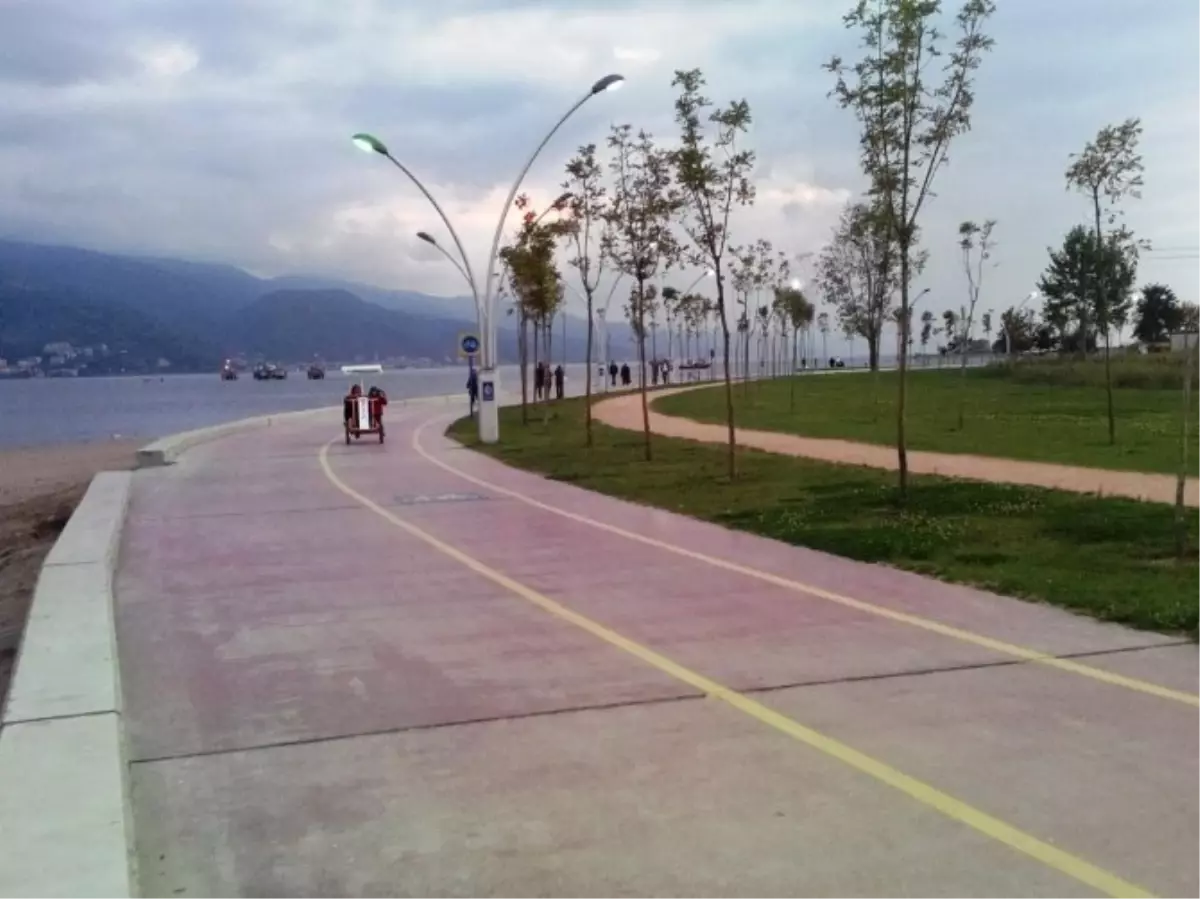 Derince Körfez Sahili Dört Mevsim İlgi Görüyor