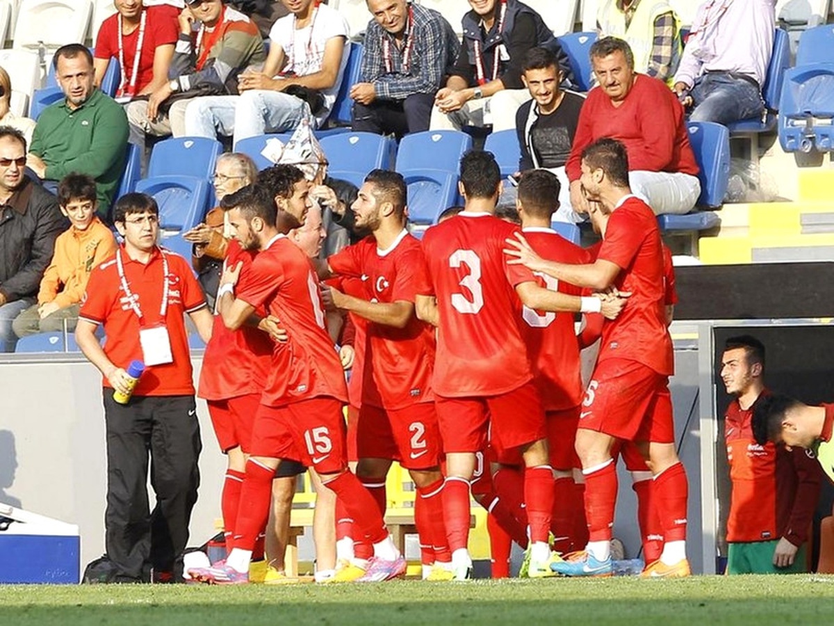Emre Çolak Attı, İngilizler Nakavt Oldu: 2-0