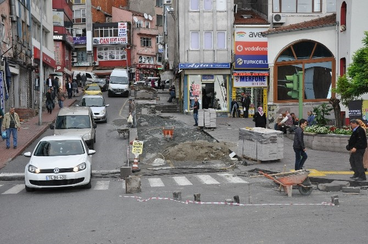 Ereğli Belediyesi\'nden Kaldırım Genişletme Çalışması