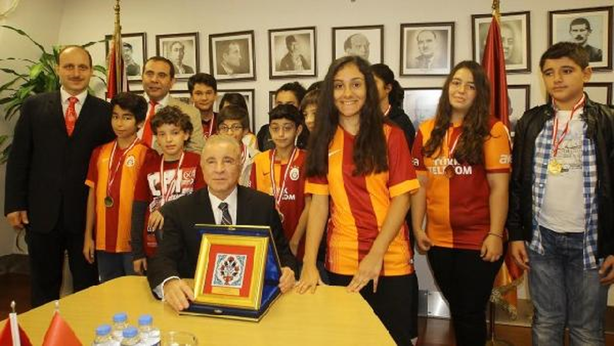 Ünal Aysal: 2 Başkan Adayımız da Cesur, Vizyon Sahibi, Zeki Kişilikler