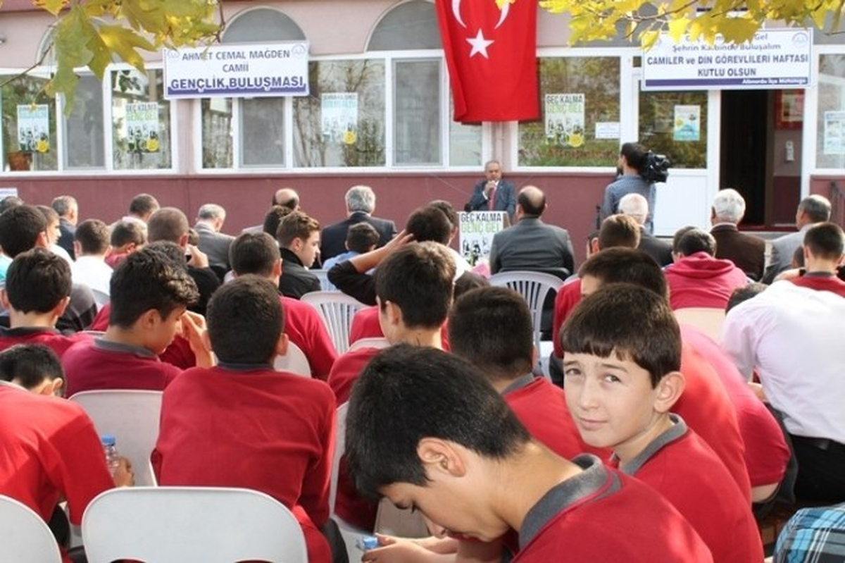 Gençler Camide Buluştu