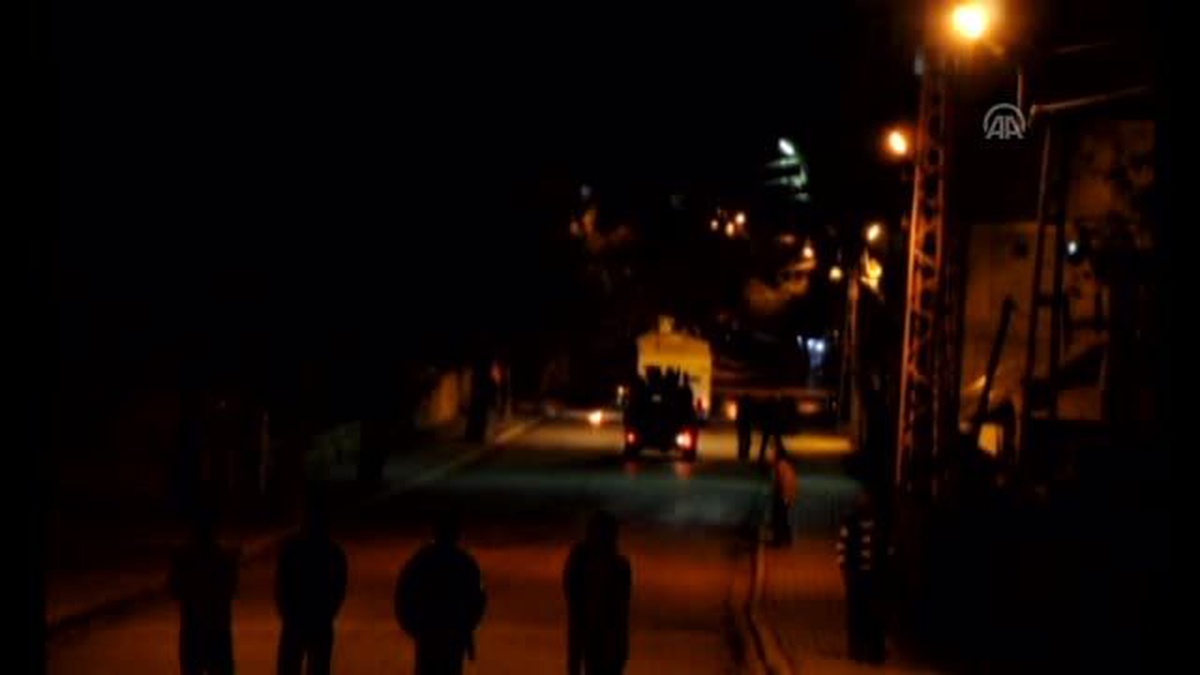 Hakkari\'de Işid Bahanesiyle İzinsiz Gösteri