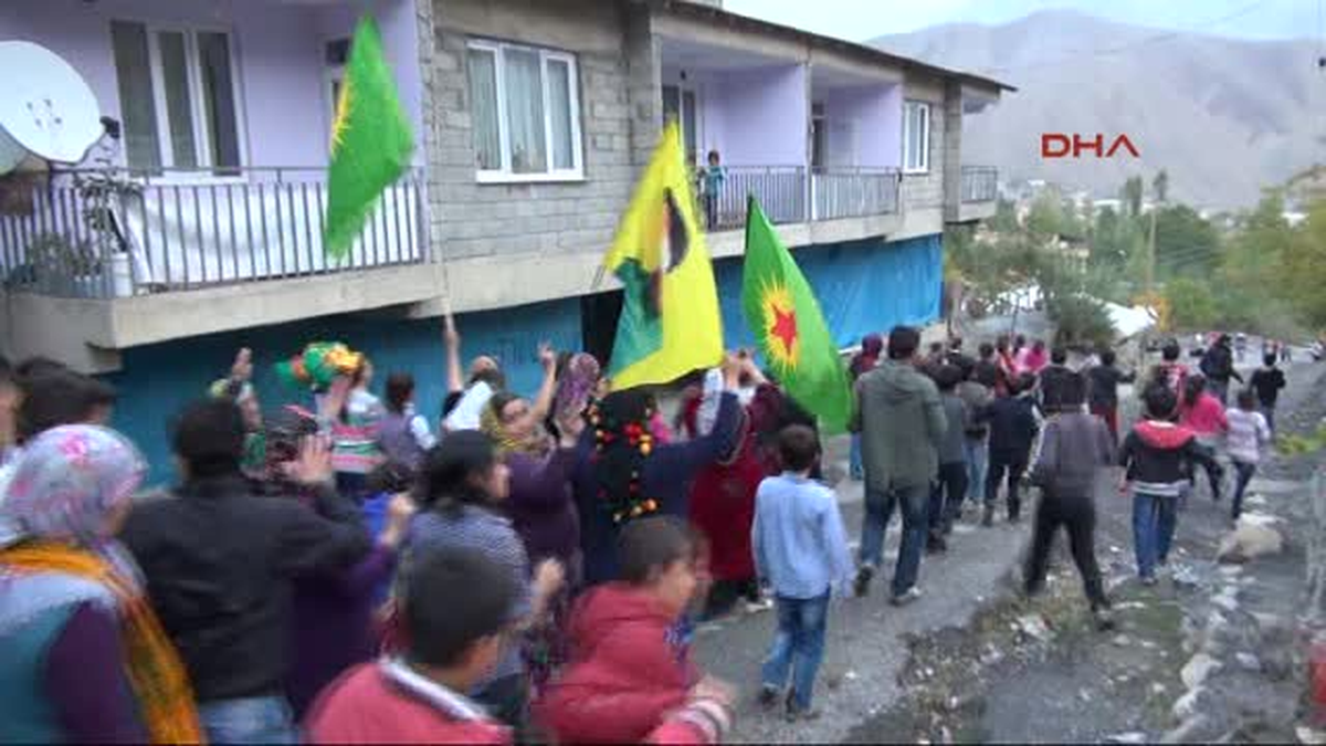 Hakkari\'de Kobaniye Destek Yürüyüşü