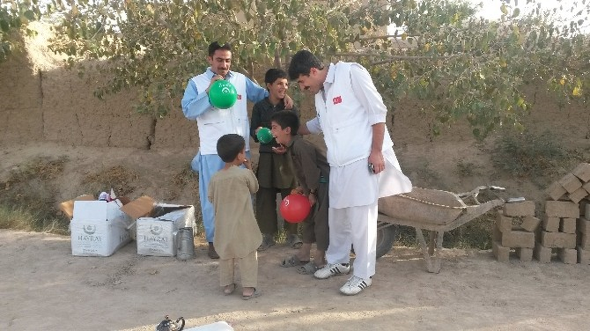 Hayrat İnsani Yardım Batman İl Temsilciliği Bayramı Afganistan'da Geçirdi