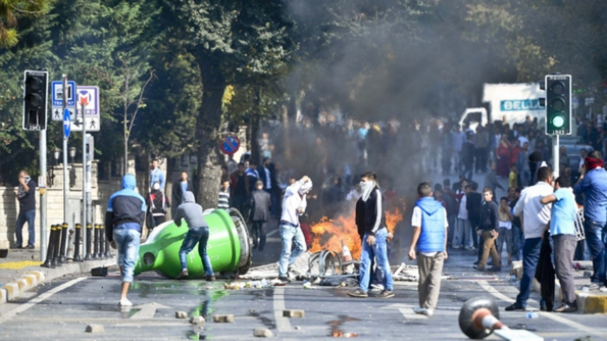 "Sergilenen Şiddet Eylemlerini Kınıyoruz ve Lanetliyoruz"