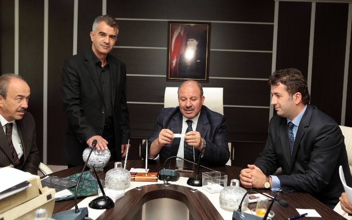 İşçi Alımı İçin Kura Çekildi