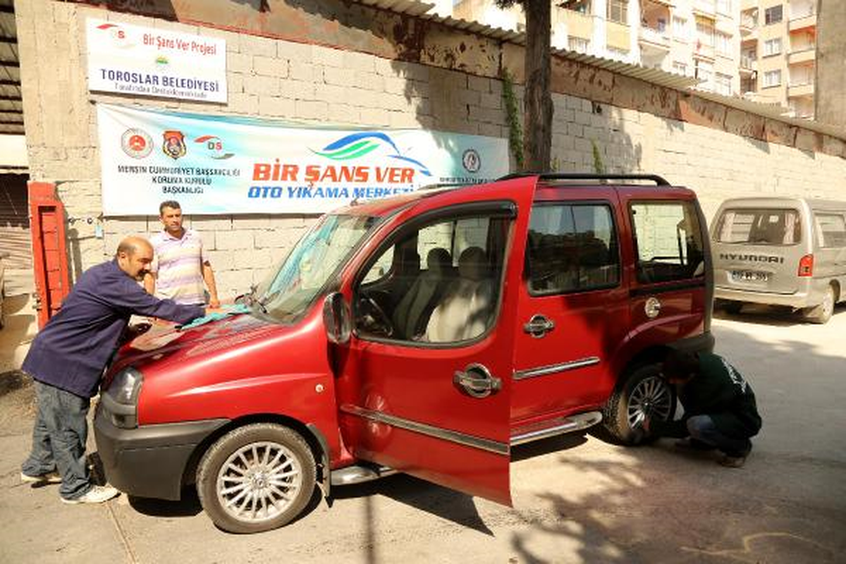 Mersin\'de \'Bir Şans Ver\' Projesi Eski Hükümlülere Umut Oldu