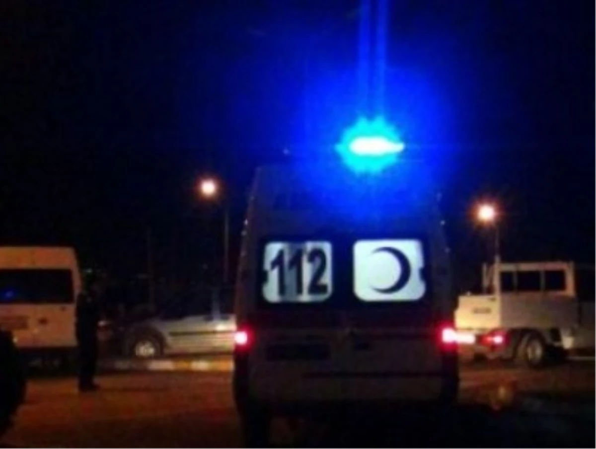 Fethiye\'de Otomobile Çarpan Motosikletin Sürücüsü Yaralandı