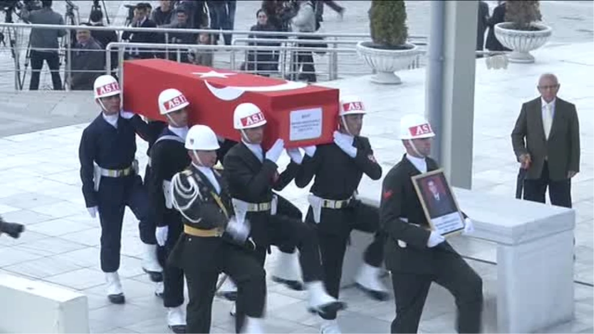 Şehit Astsubay Kıdemli Üstçavuş Karakaşoğlu İçin Cenaze Töreni