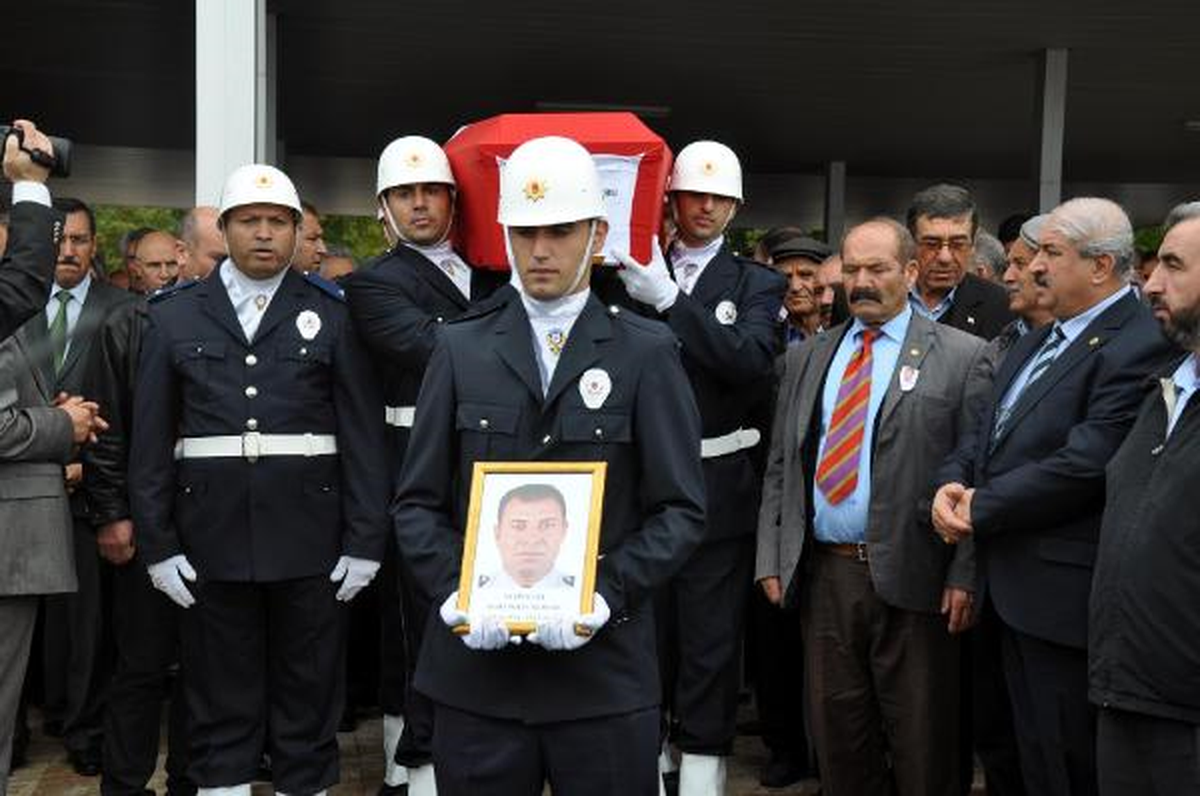 Şehit Polis Beşir Kurt, Malatya\'da Toprağa Verildi