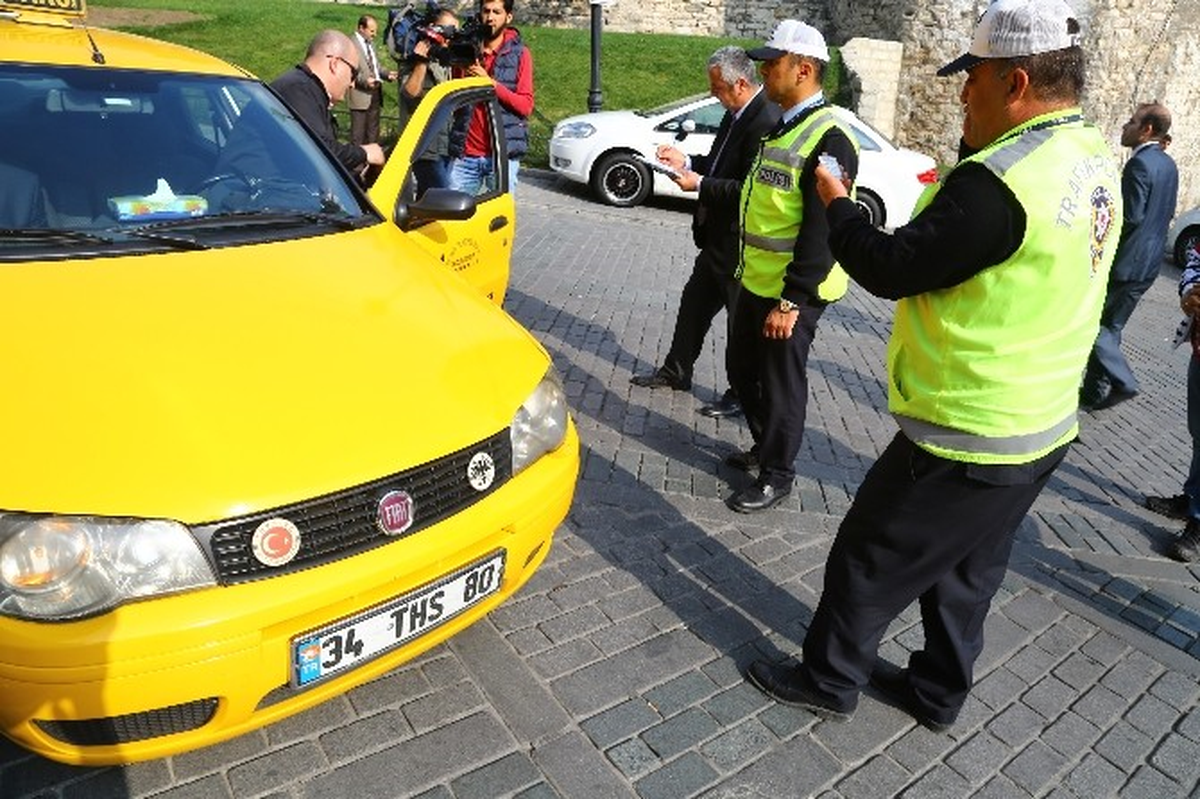 Sultanahmet\'te "Taksimetre" Denetimi