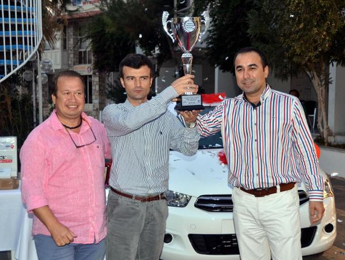 Tavla Turnuvasını Namağlup Tamamladı, Otomobili Aldı