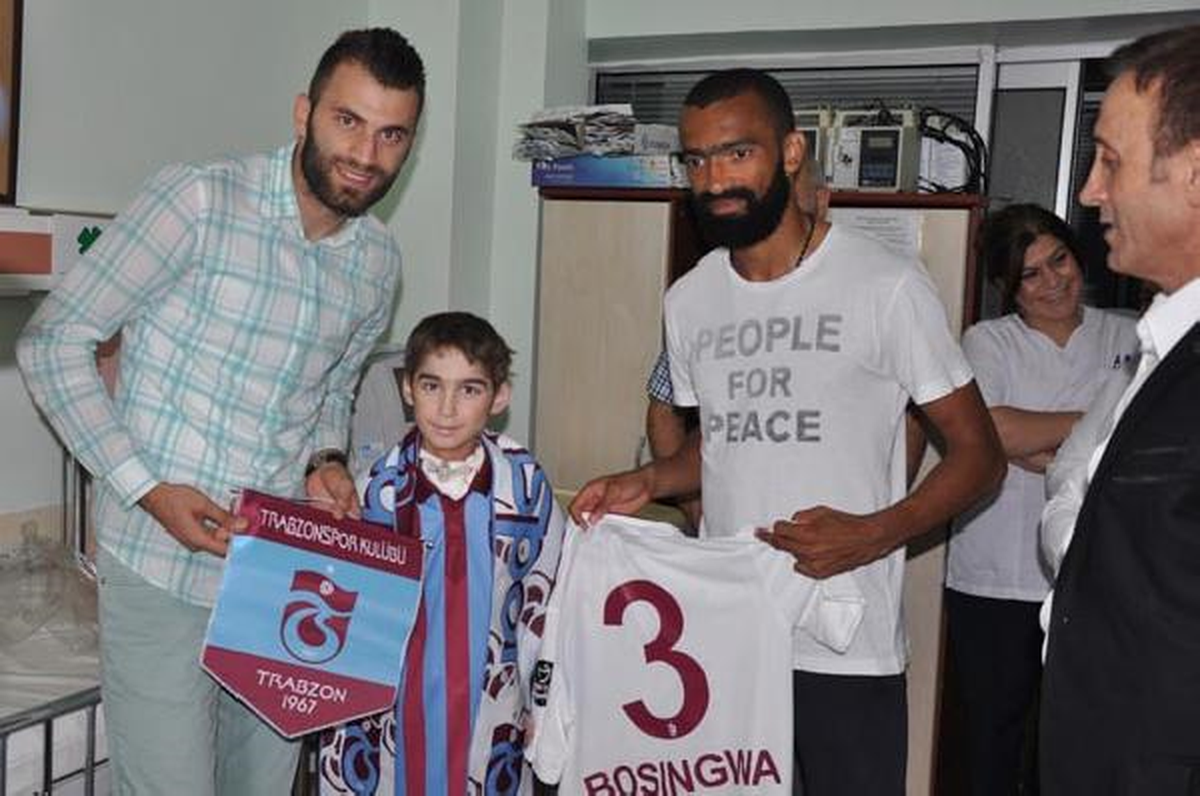 Trabzonsporlu Oyunculardan Anlamlı Ziyaret