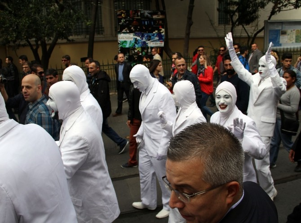 Voca People" Grubu İstiklal Caddesi\'nde
