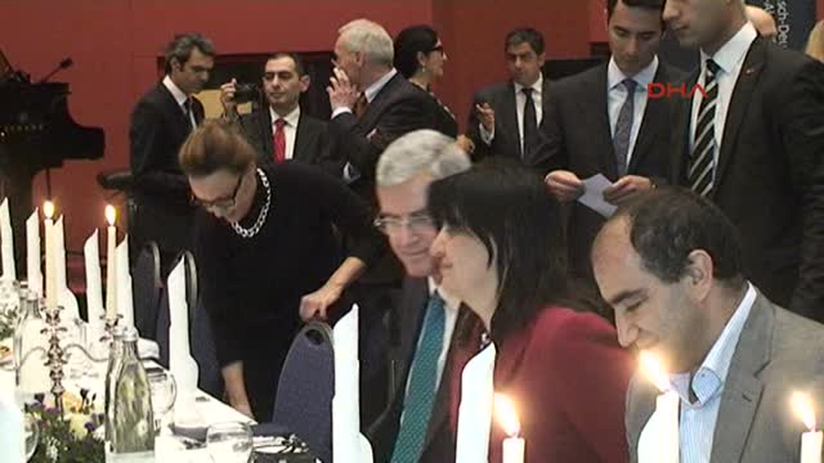 AB Bakanı Bozkır TD-IHK\'nın 10. Yıl Kutlamasına Katıldı