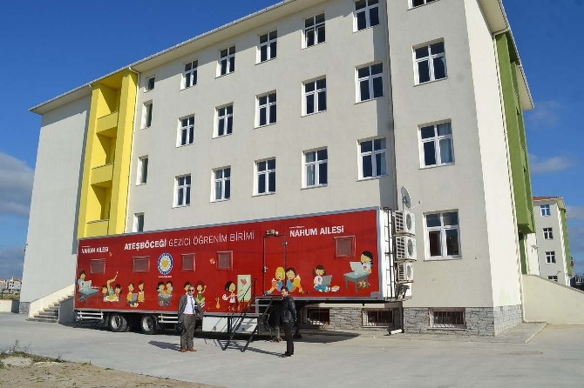 Ateş Böcekleri Eğitime Işık Tutuyor