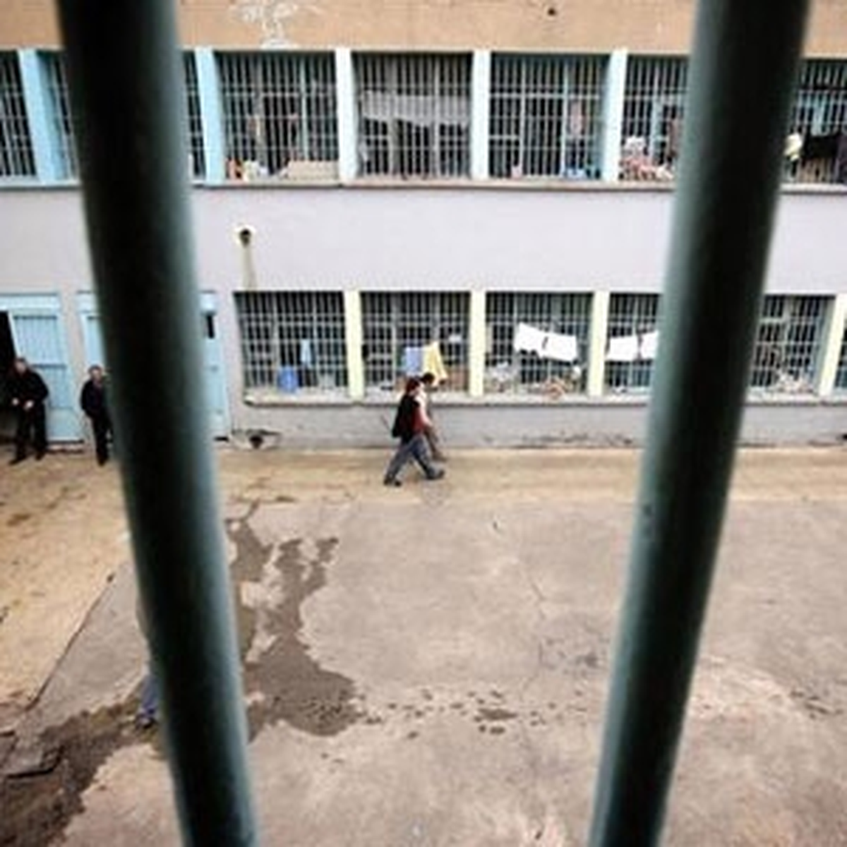 Diyarbakır\'da 35 Mahkum Yemekten Zehirlendi