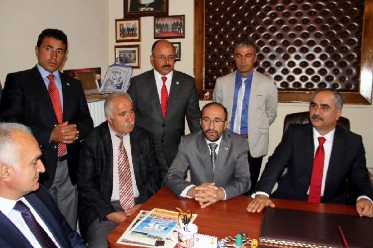 Belediye Başkanı Aydın, Muhtarlar Derneğini Ziyaret Etti
