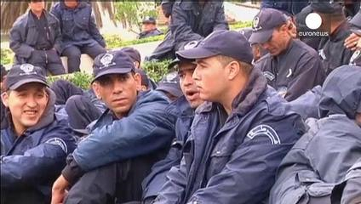 Cezayirli Polislerden Protesto