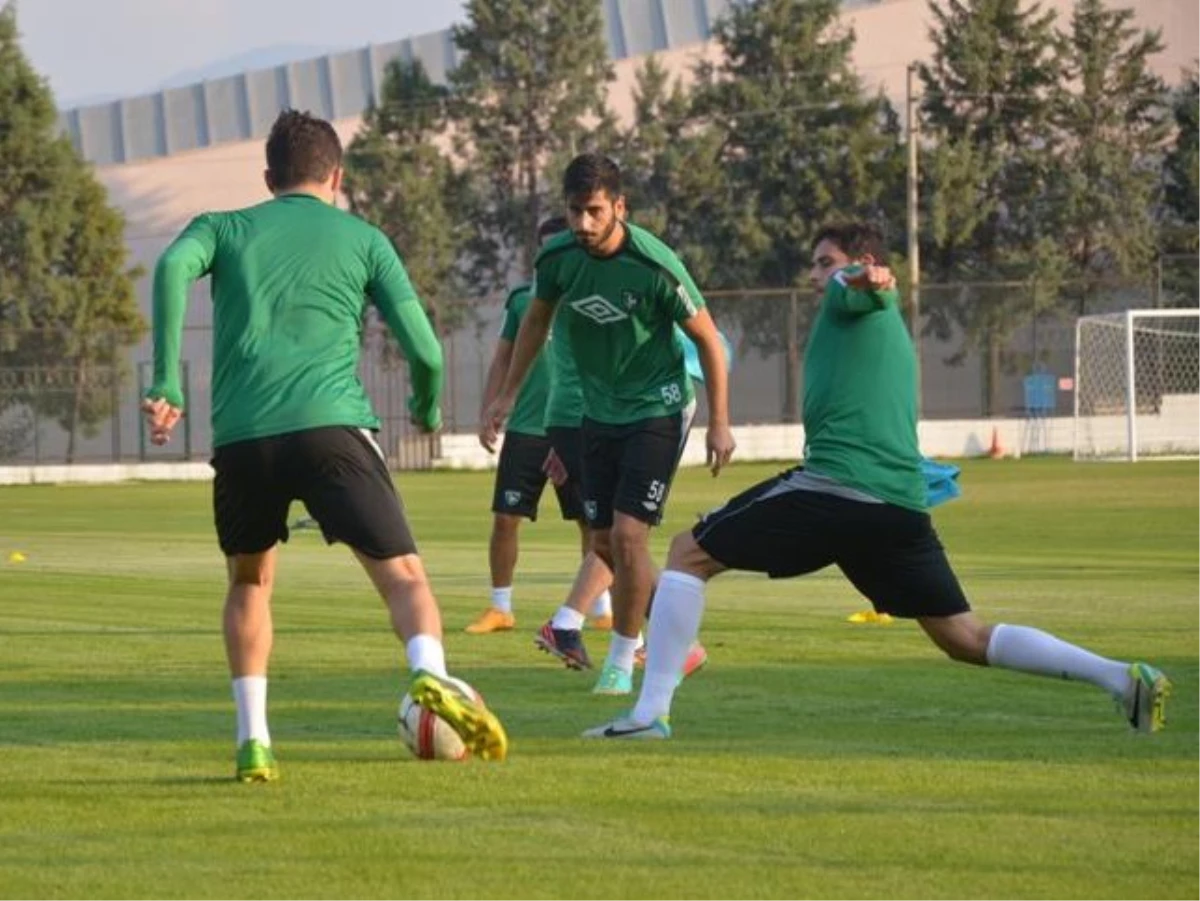 Denizlispor, Alanya\'dan Puanla Dönmek İstiyor