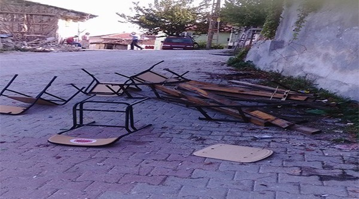 Hibe Sandalyeler Neden Kırıldı