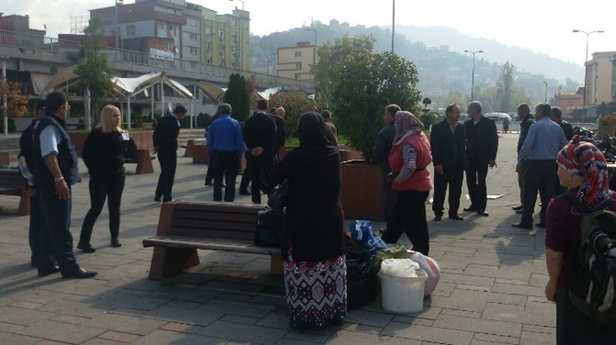 Köylü Pazarına Zabıta Operasyonu