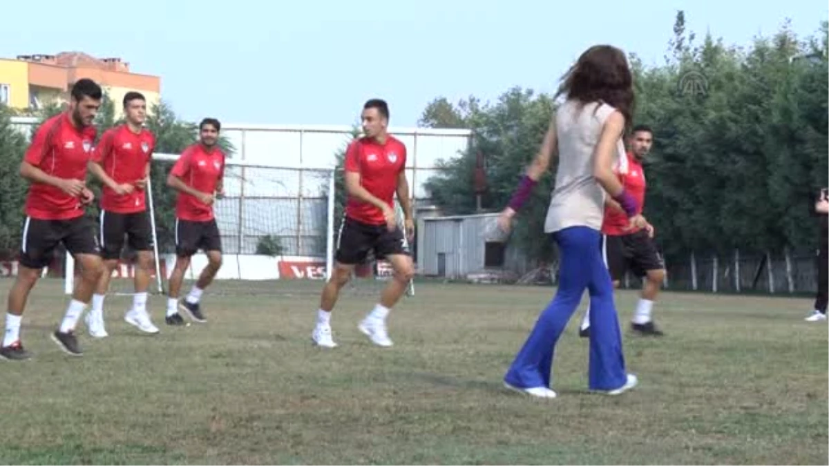 Manisaspor\'da "Zumba Danslı" Antrenman