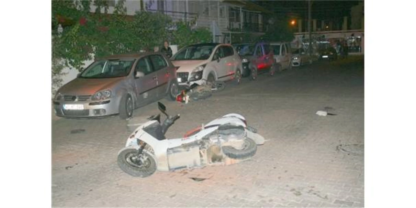 Marmaris\'te İki Motosiklet Çarpıştı: 4 Yaralı