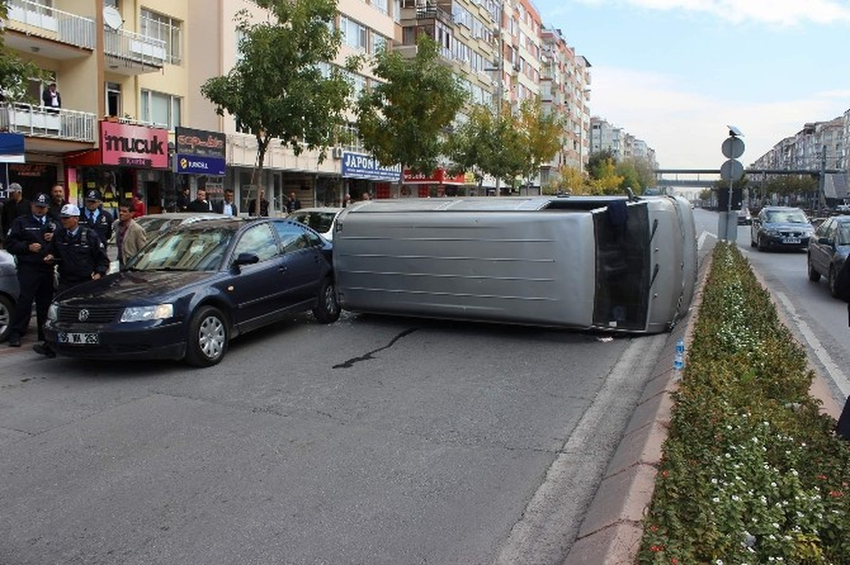 Önce Refüje Çıktı Sonra Yan Yattı