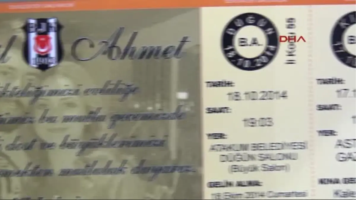 Fanatik Çiftten İlginç Düğün Davetiyesi