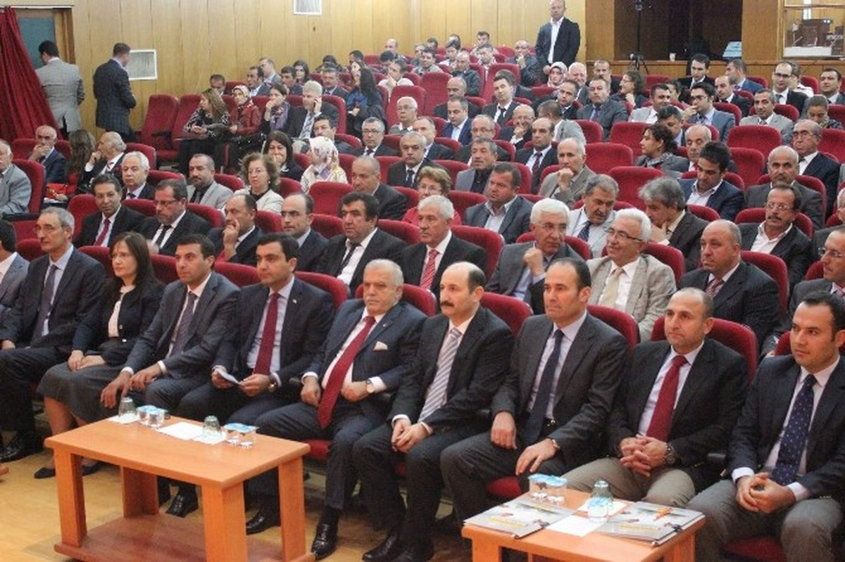 Şehir Kimliği Çalıştayı Tanıtım Toplantısı Kırşehir\'de Başladı
