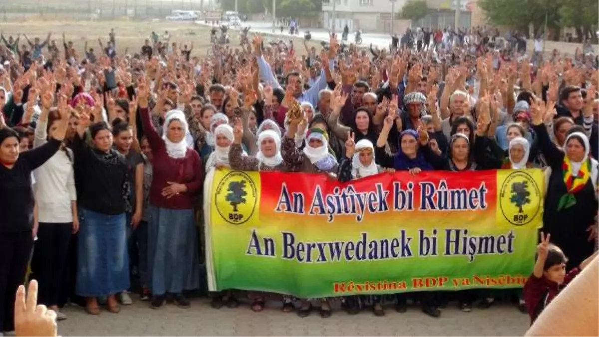 Suriye Sınırına Yürüyüp IŞİD\'i Protesto Ettiler