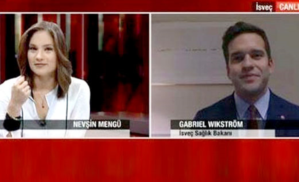 Yakışıklı Bakan Buzlar Kraliçesini Eritti