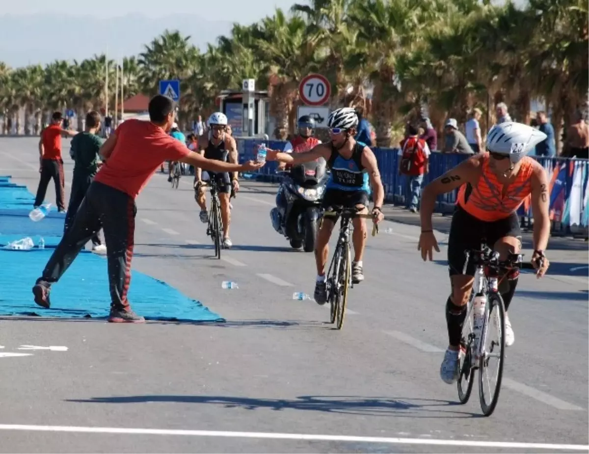 3. Cumhuriyet Kupası Konyaaltı Orta Mesafe Triatlon Yarışı