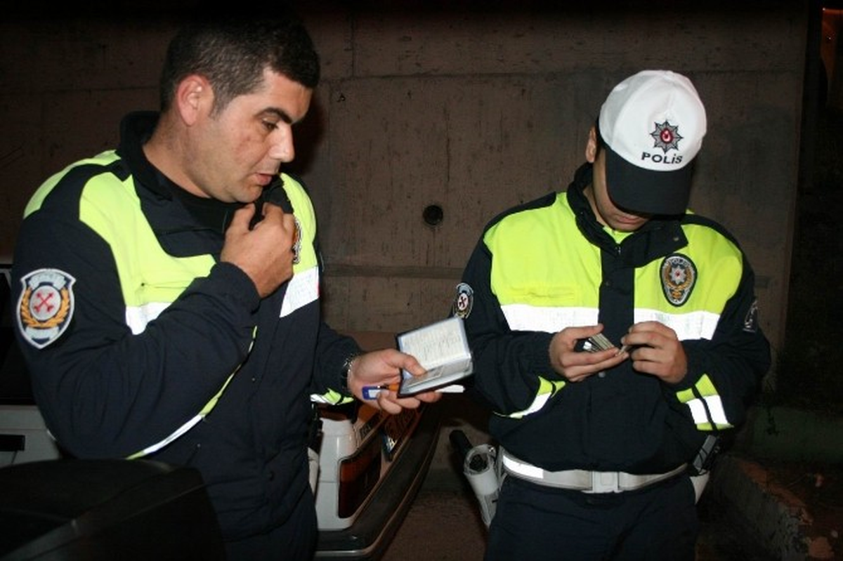 Bursa\'da Kasksız Motosiklet ve Modifiyeli Araçlara Ceza Yağdı