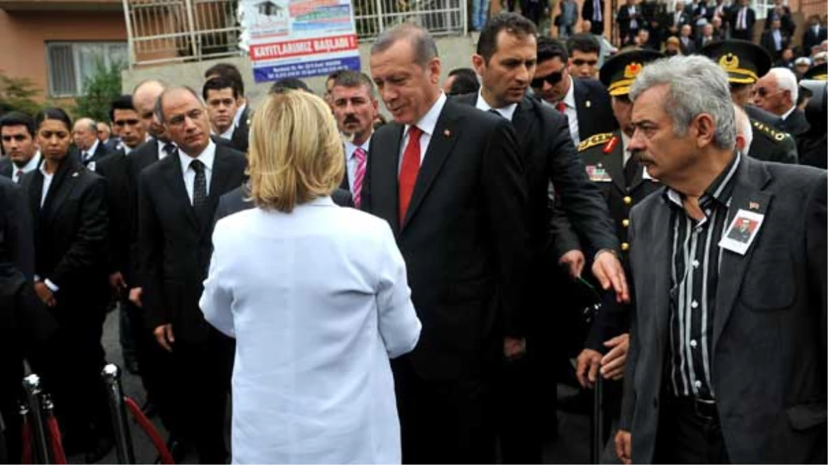 Çiller, Erdoğan\'ın Protokol Sırası Davetini Kabul Etmedi