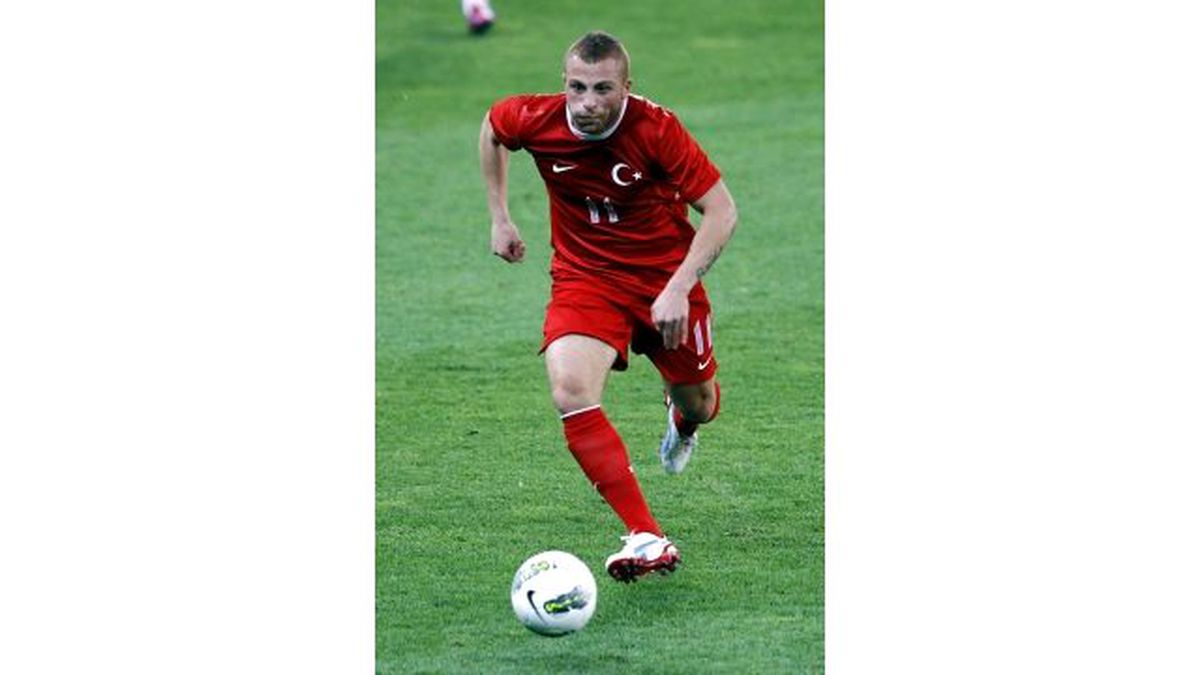 Gökhan Töre, Ömer'e Tabancayla Vurup Hakan'ın Ağzına Silah Dayamış