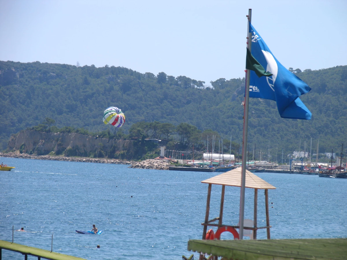 Kemer\'de Mavi Bayrak Toplantısı Yapıldı