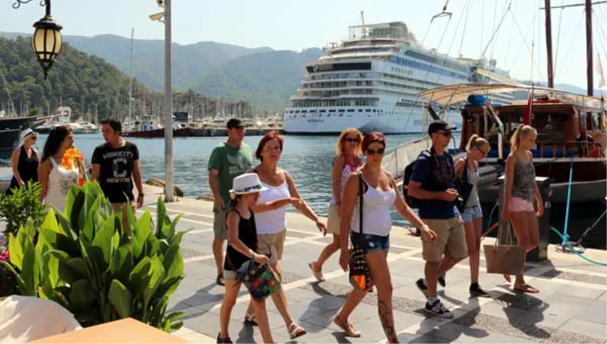 Marmaris\'te Alman Turist Yoğunluğu