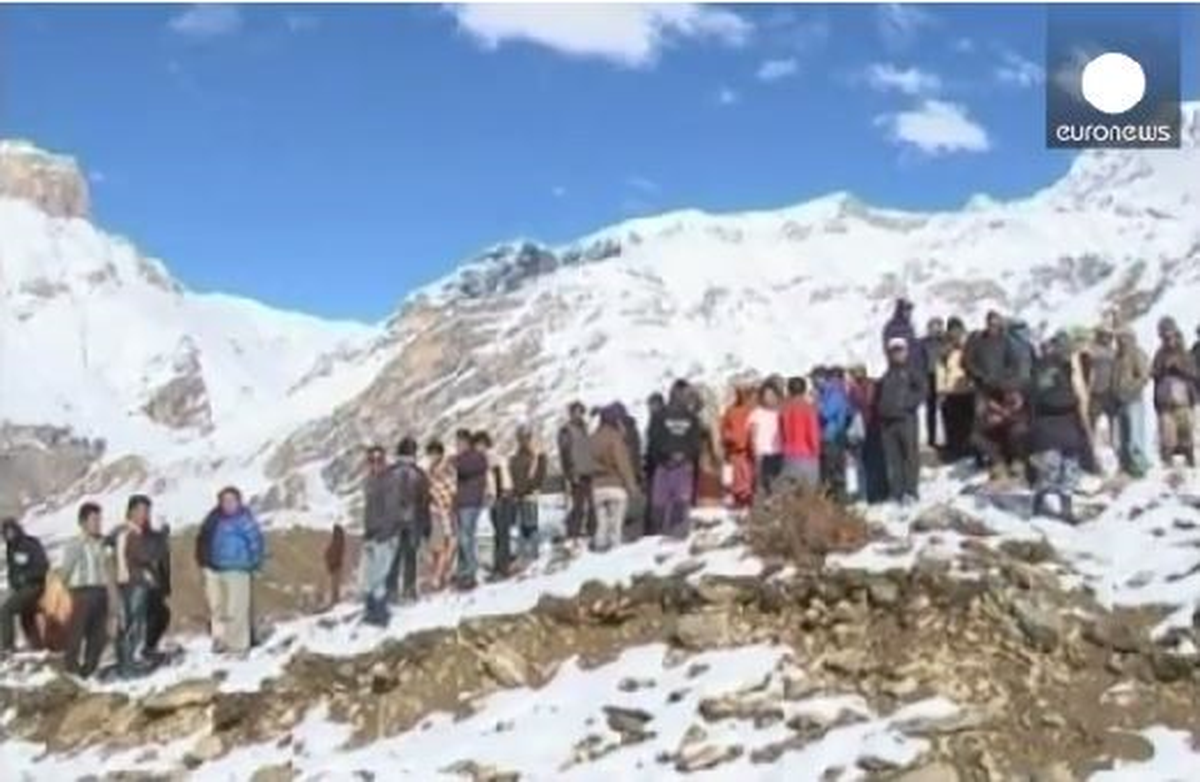 Nepal\'de Çığ Düşmesi: 30 Ölü
